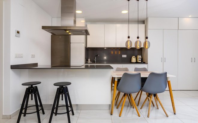 Resale - Town House -
Villamartin - Orihuela Costa