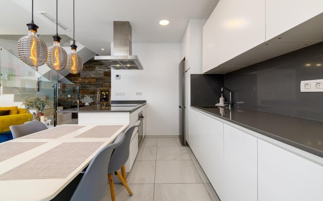 Resale - Town House -
Villamartin - Orihuela Costa
