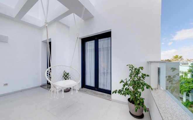 Resale - Town House -
Villamartin - Orihuela Costa