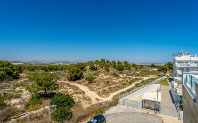 Resale - Town House -
Villamartin - Orihuela Costa