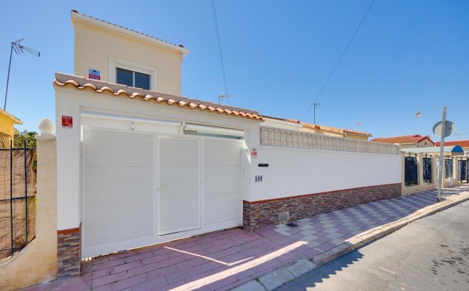 Resale - Villa -
San Fulgencio - La Marina