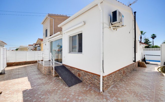 Resale - Villa -
San Fulgencio - La Marina
