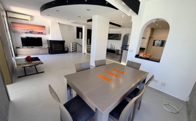 Resale - Villa -
Torrevieja - Costa Blanca