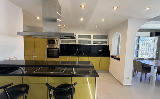 Resale - Villa -
Torrevieja - Costa Blanca