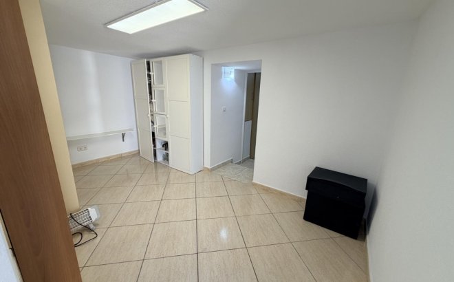 Resale - Villa -
Torrevieja - Costa Blanca