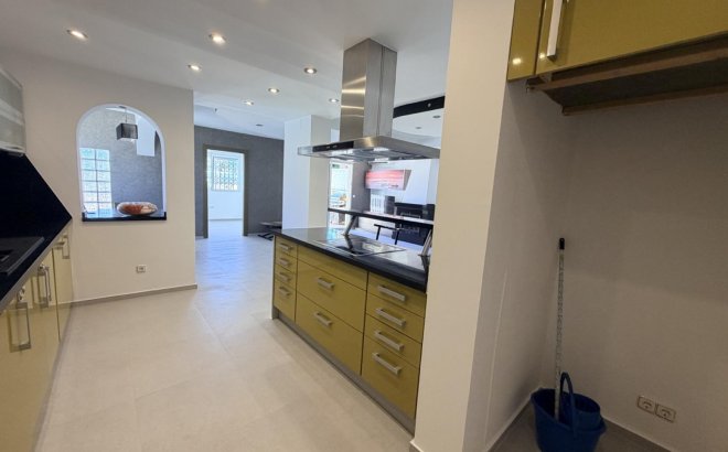 Resale - Villa -
Torrevieja - Costa Blanca
