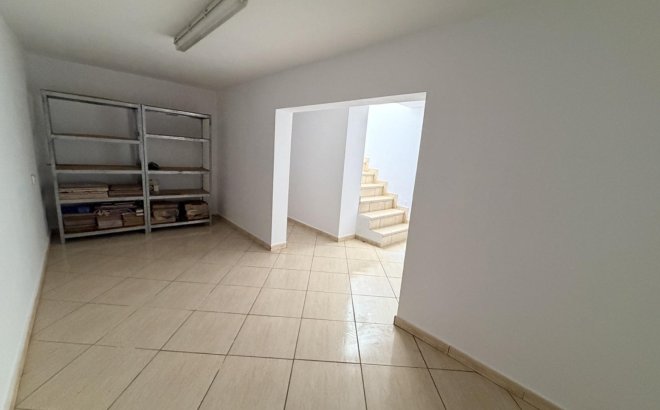 Resale - Villa -
Torrevieja - Costa Blanca