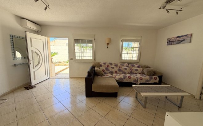 Resale - Villa -
Torrevieja - Costa Blanca