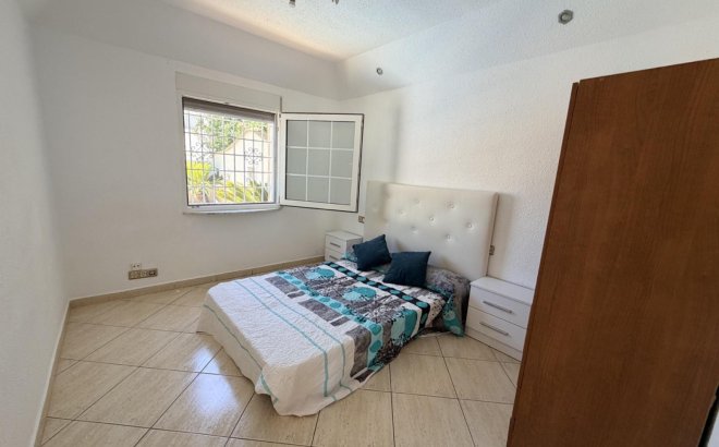 Resale - Villa -
Torrevieja - Costa Blanca