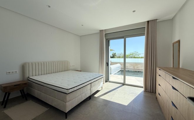 Resale - Villa -
Benijofar - Costa Blanca