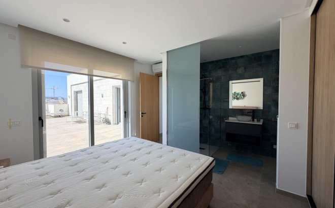 Resale - Villa -
Benijofar - Costa Blanca