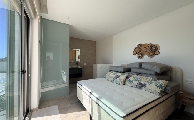 Resale - Villa -
Benijofar - Costa Blanca