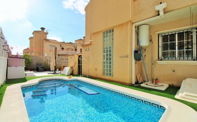 Resale - Town House -
Villamartin - Costa Blanca