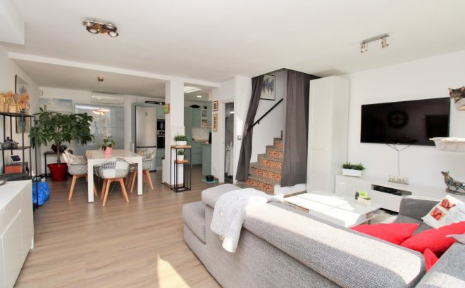 Resale - Town House -
Villamartin - Costa Blanca
