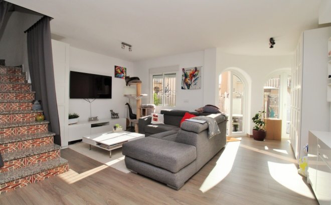 Resale - Town House -
Villamartin - Costa Blanca