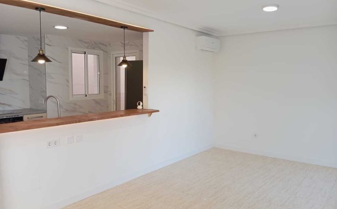 Resale - Town House -
Mil Palmeras - Costa Blanca
