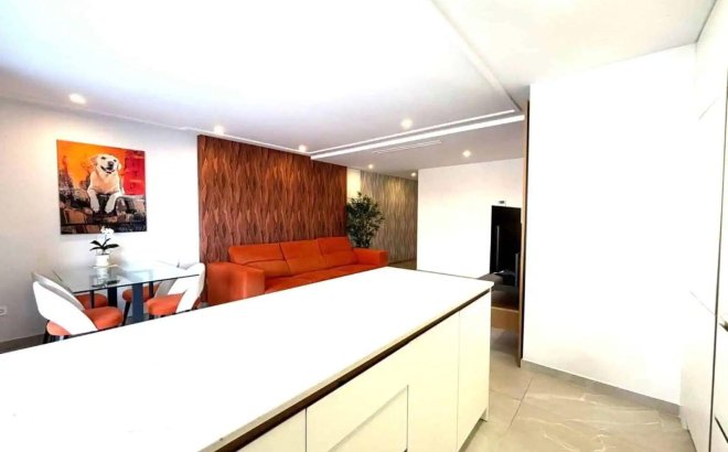 Resale - Penthouse -
Torrevieja - Las Piscinas Naturales