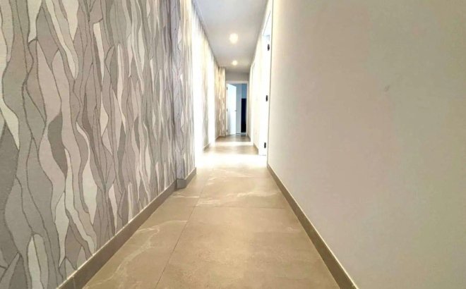 Resale - Penthouse -
Torrevieja - Las Piscinas Naturales