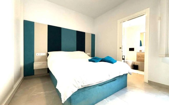 Resale - Penthouse -
Torrevieja - Las Piscinas Naturales