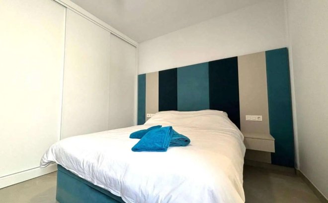 Resale - Penthouse -
Torrevieja - Las Piscinas Naturales