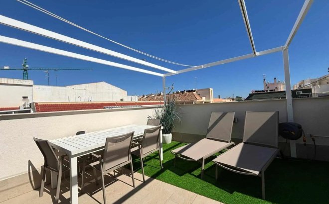 Resale - Penthouse -
Torrevieja - Las Piscinas Naturales