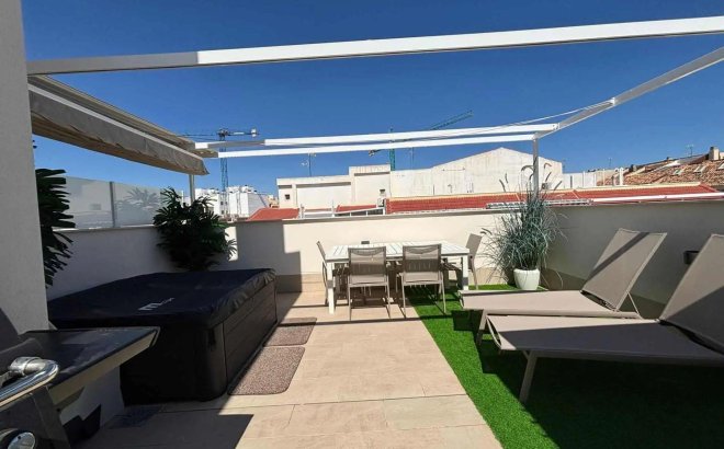 Resale - Penthouse -
Torrevieja - Las Piscinas Naturales