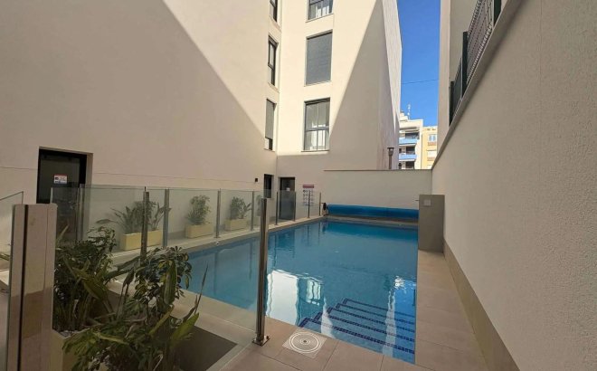 Resale - Penthouse -
Torrevieja - Las Piscinas Naturales