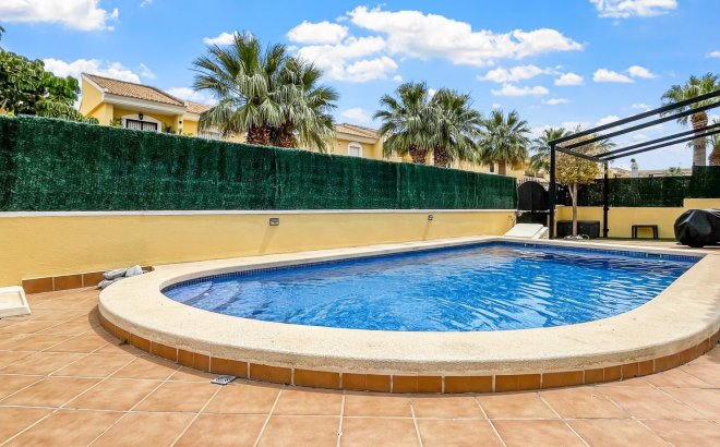 Resale - Villa -
Orihuela Costa - Costa Blanca
