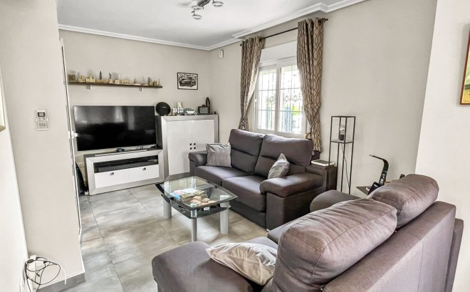 Resale - Villa -
Orihuela Costa - Costa Blanca