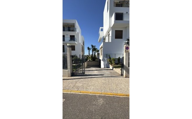Resale - Dúplex -
Orihuela Costa - Costa Blanca