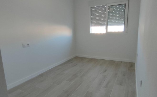 Resale - Town House -
Torrevieja - Sector 25