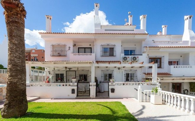 Resale - Villa -
Torrevieja - La Mata