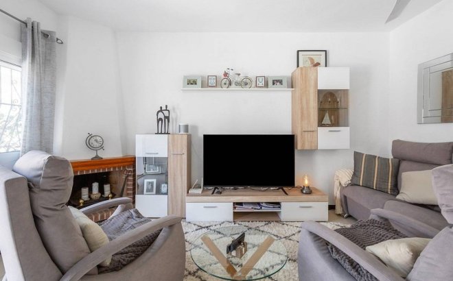 Resale - Villa -
Torrevieja - La Mata