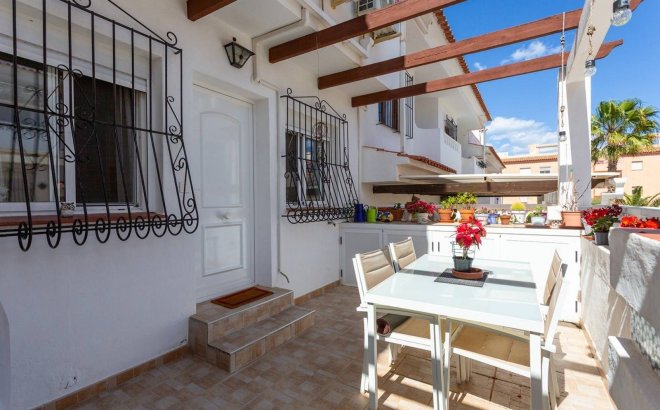 Resale - Villa -
Torrevieja - La Mata