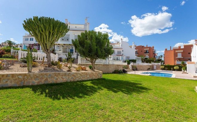 Resale - Villa -
Torrevieja - La Mata