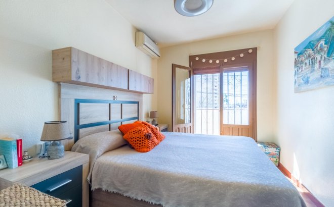 Resale - Town House -
Torrevieja - Nueva Torrevieja