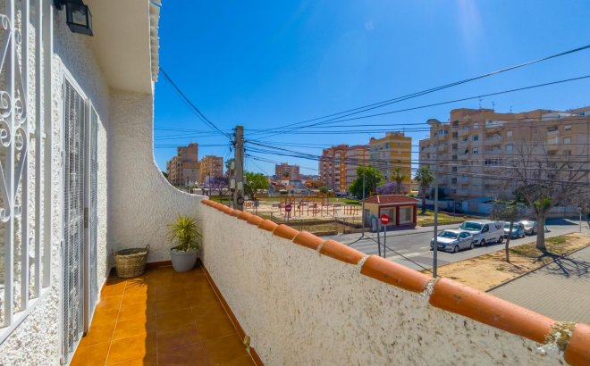 Resale - Town House -
Torrevieja - Nueva Torrevieja