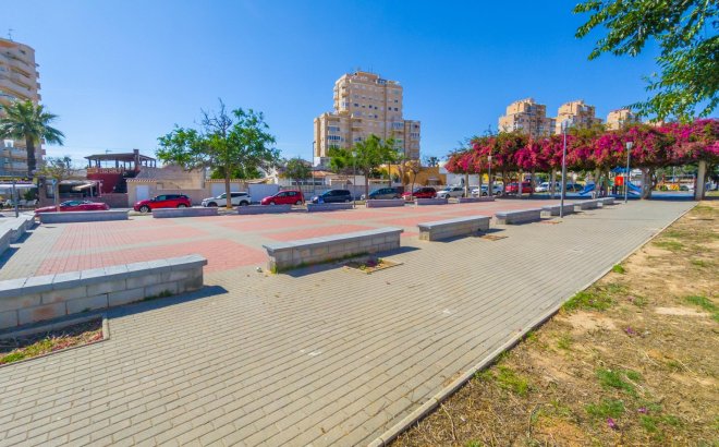 Resale - Town House -
Torrevieja - Nueva Torrevieja