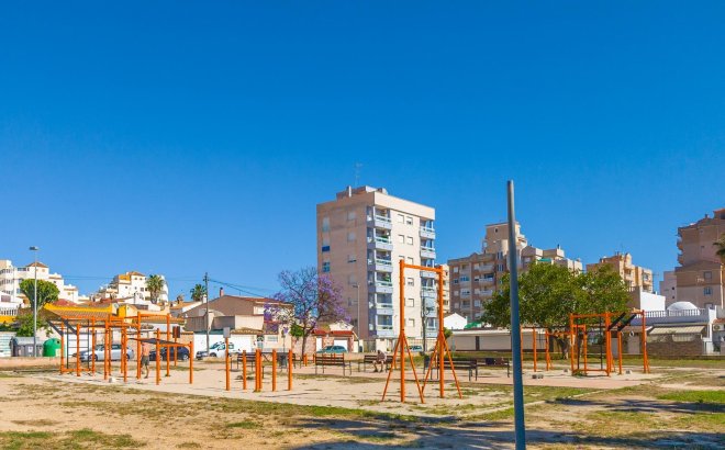 Resale - Town House -
Torrevieja - Nueva Torrevieja