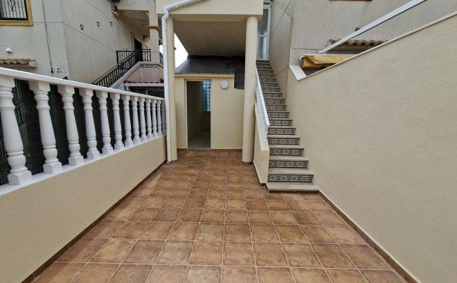 Resale - Bungalow -
Orihuela Costa - Punta Prima