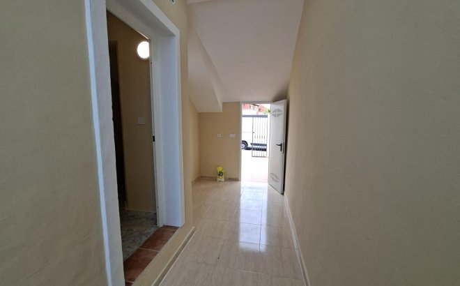 Resale - Bungalow -
Orihuela Costa - Punta Prima