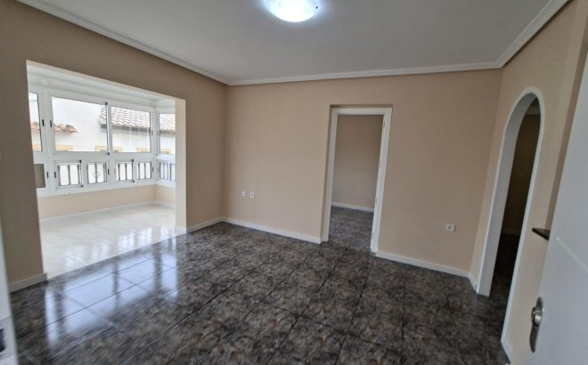 Resale - Bungalow -
Orihuela Costa - Punta Prima