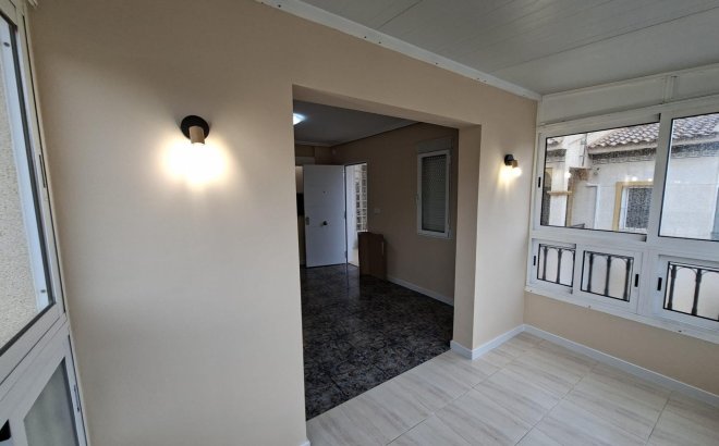 Resale - Bungalow -
Orihuela Costa - Punta Prima