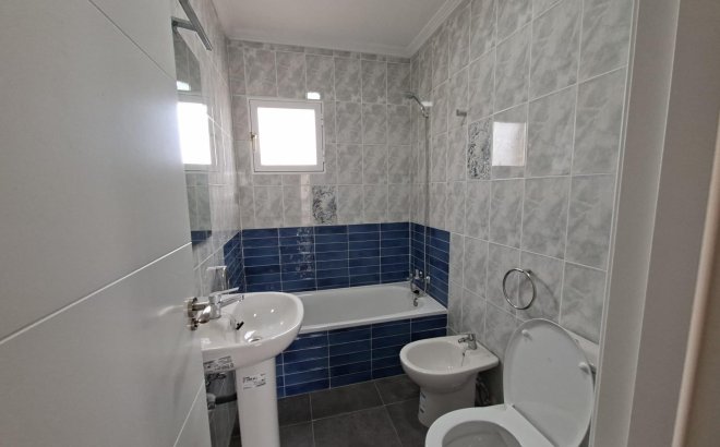 Resale - Bungalow -
Orihuela Costa - Punta Prima