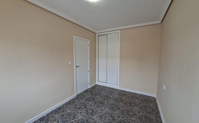 Resale - Bungalow -
Orihuela Costa - Punta Prima