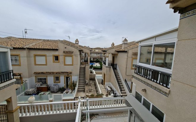 Resale - Bungalow -
Orihuela Costa - Punta Prima
