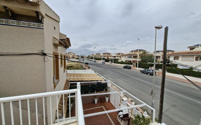 Resale - Bungalow -
Orihuela Costa - Punta Prima