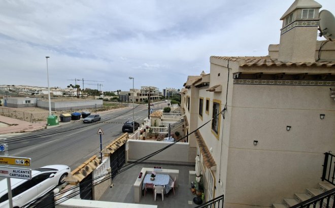 Resale - Bungalow -
Orihuela Costa - Punta Prima