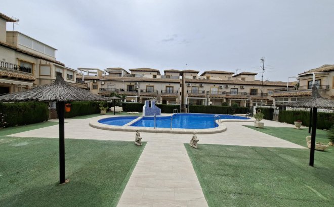 Resale - Bungalow -
Orihuela Costa - Punta Prima