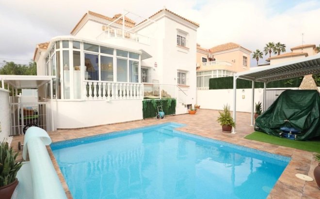 Resale - Villa -
San Miguel de Salinas - Inland